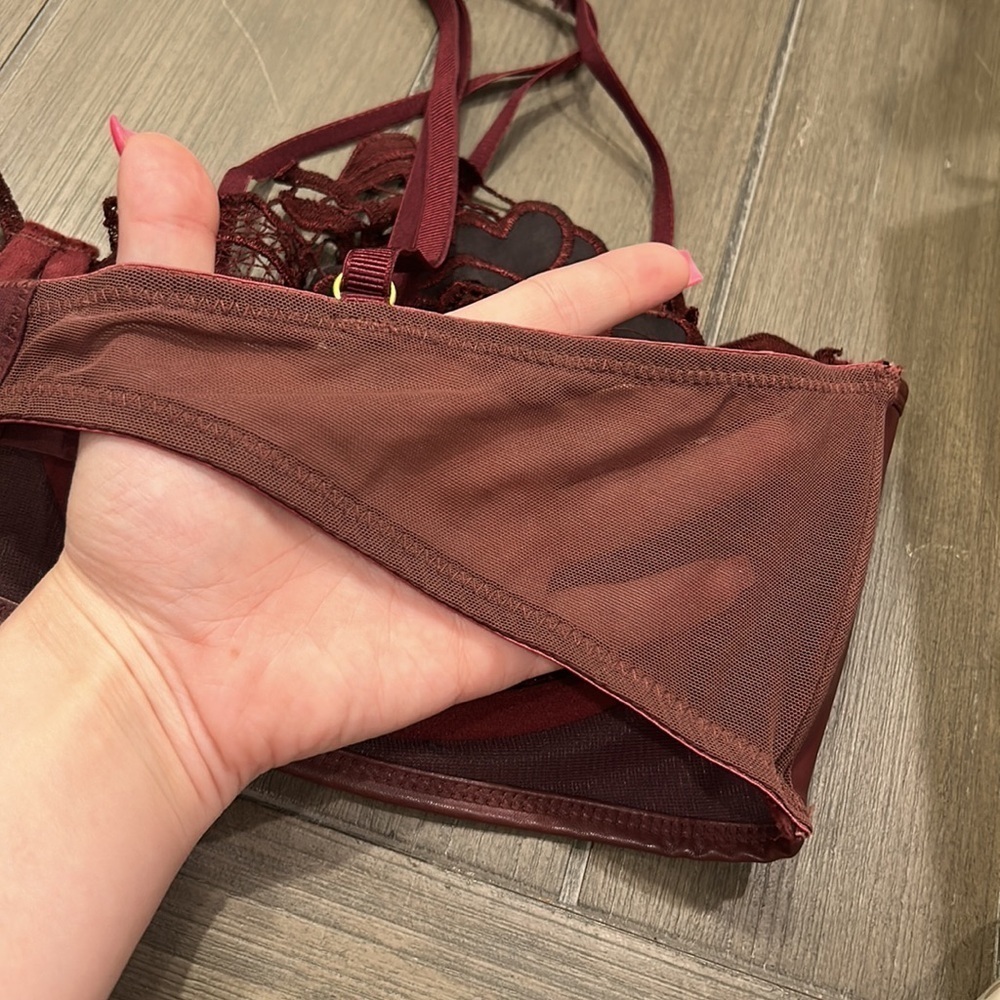 Ann Summers Faux Leather Bra - Picture 8 of 10